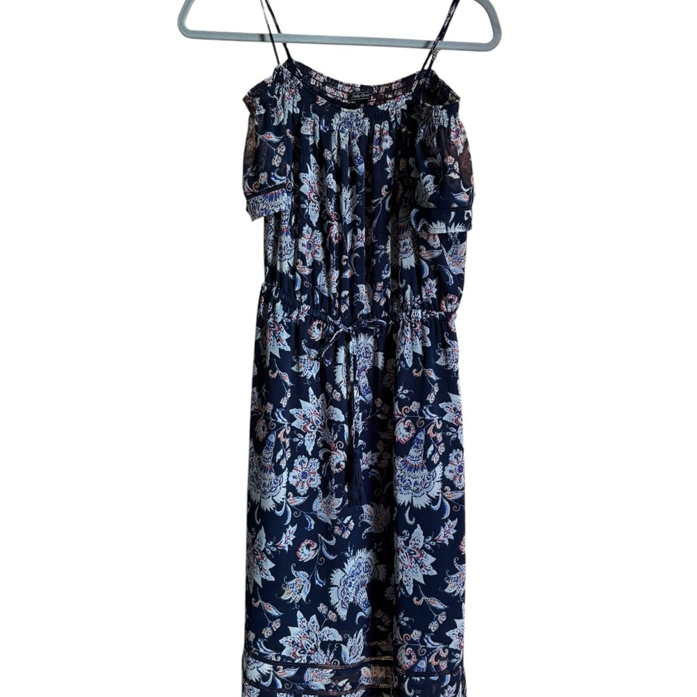 Lucky Brand Navy Floral women’s dress. Wear on or off the shoulders.